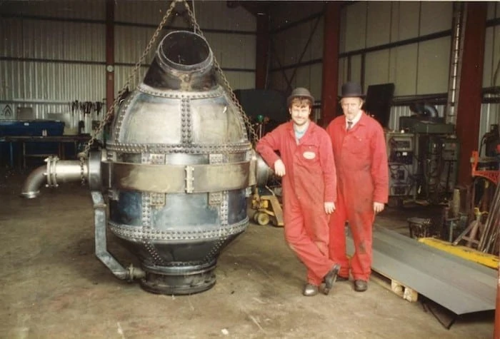 10 The Completed Bessemer Converter Quarter Scale Model By Garmendale With Roy Shelmerdine And Pete Broadhurst 700x475 1
